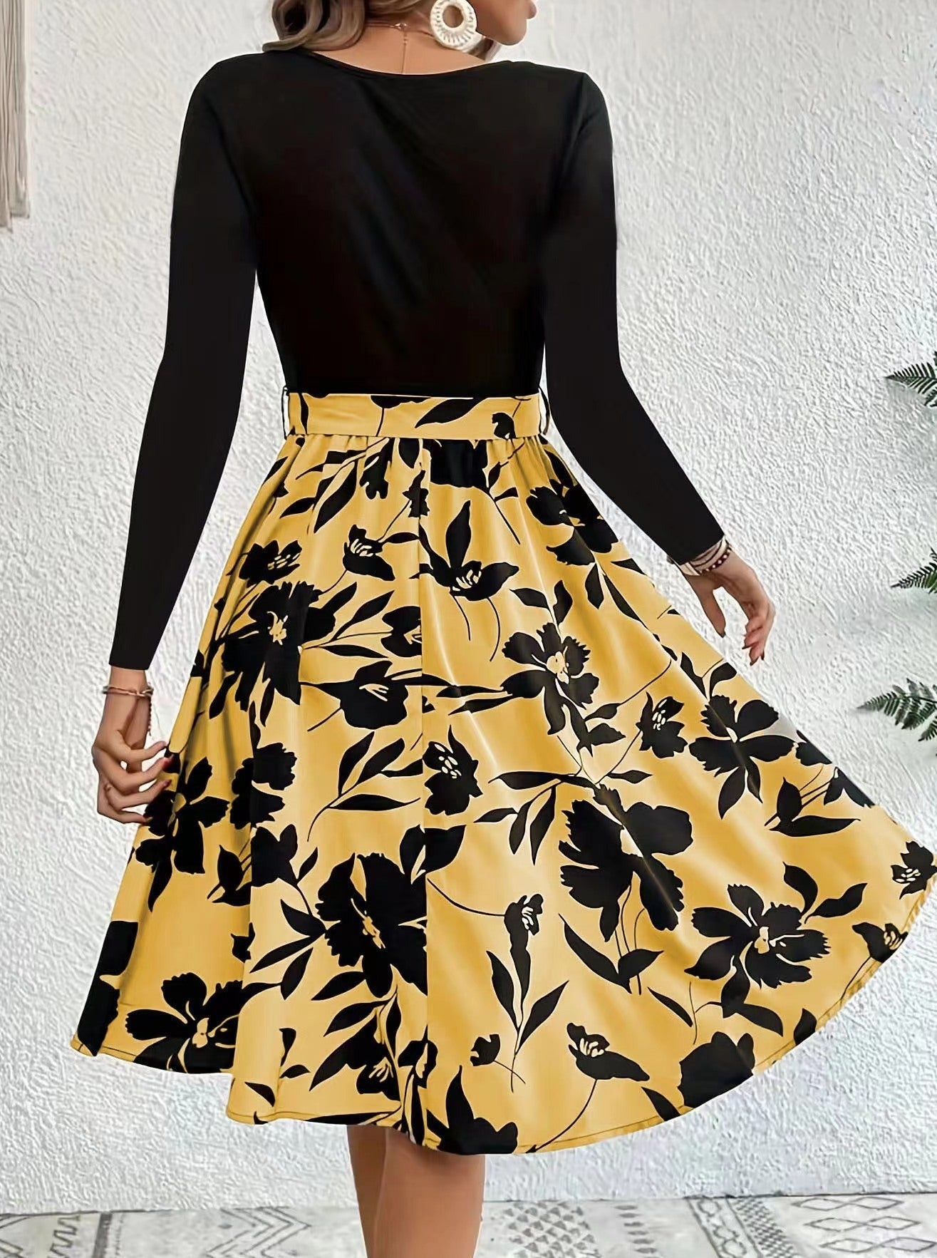 Elegant Printed High Waist Skirt and Long Sleeves set